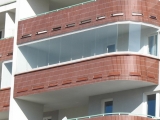 Безрамное длинного остекление балкона